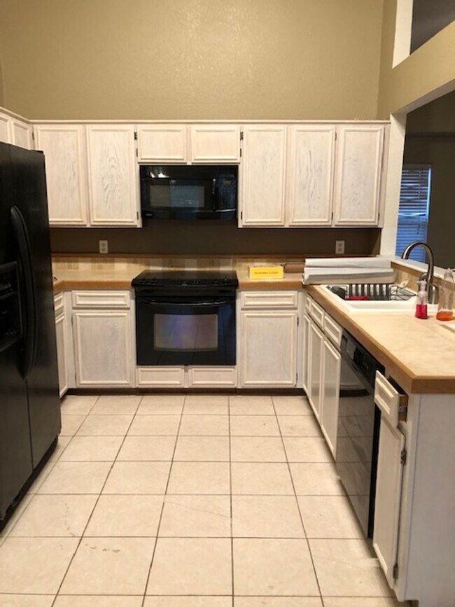Building Photo - 8026 Vita Ct
