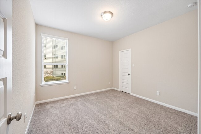 Building Photo - 10408 Quiet Courtyard Rd