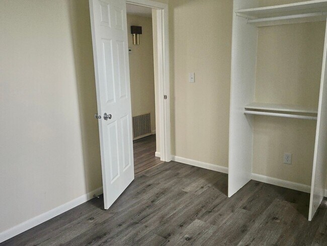 Building Photo - 8862 Kephart Ln