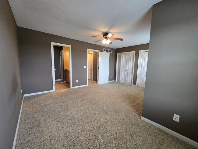 Building Photo - High End Duplex on Normal's East Side!