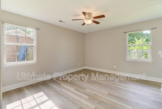 Building Photo - 6232 Murrayville Rd