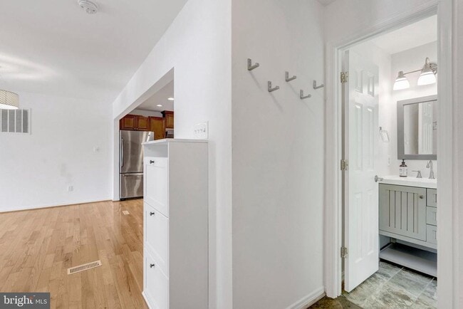 Building Photo - 2990 Borge St