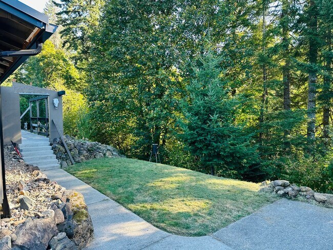 Building Photo - Beautiful Acreage Property