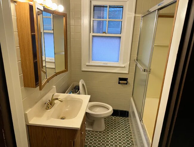 Building Photo - 1325 N 39th St