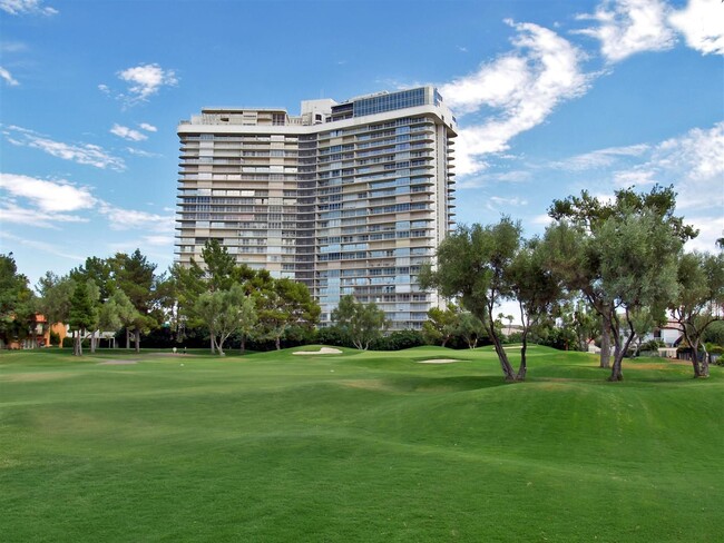 Building Photo - STUNNING HIGH-RISE CONDO ON THE 14TH FLOOR...