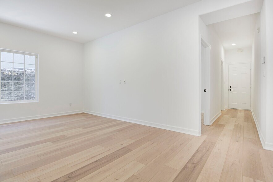 Building Photo - 15121 Marlin Pl