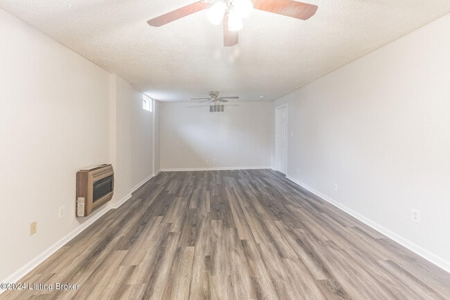 Building Photo - 6013 Fairridge Ct