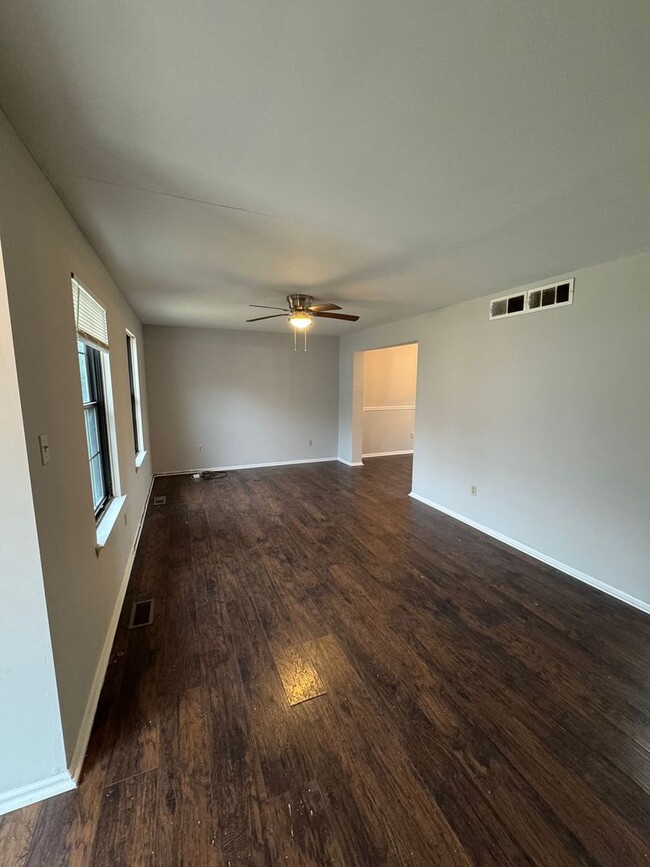 Building Photo - Perfect Single Family House Rental in Sick...