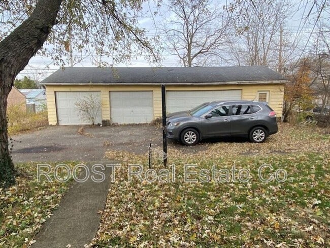 Building Photo - 1606/1608 W High St.