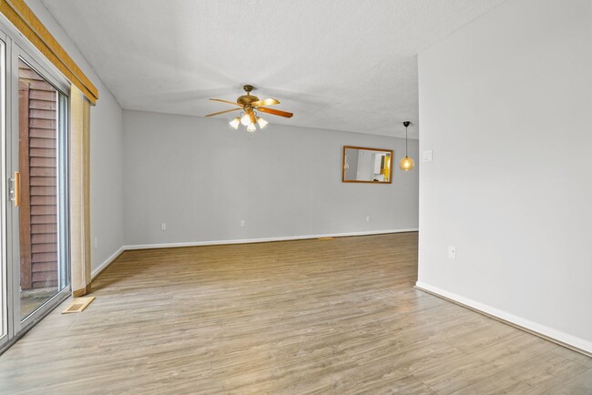 Building Photo - Spring-Ford SD 3 bedroom townhome!