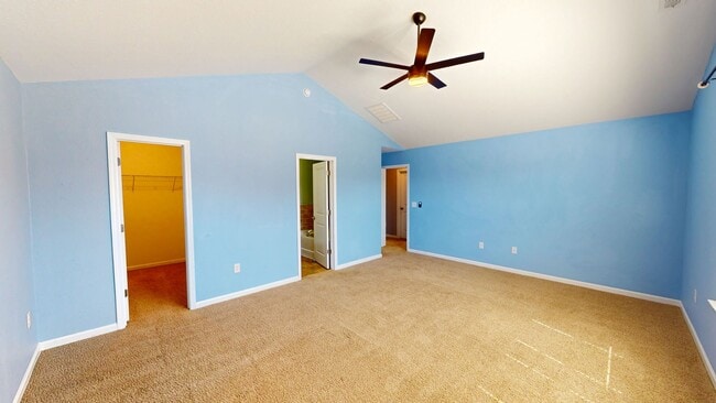 Building Photo - 4 Bedrooms w/ Privacy Fence & Community Pool!