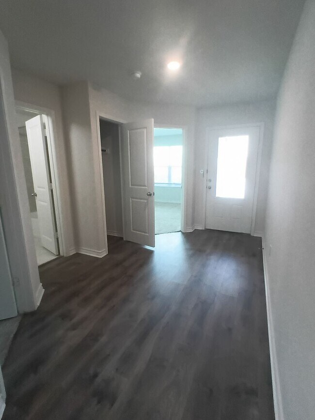 Building Photo - 6507 Hoffman Pln