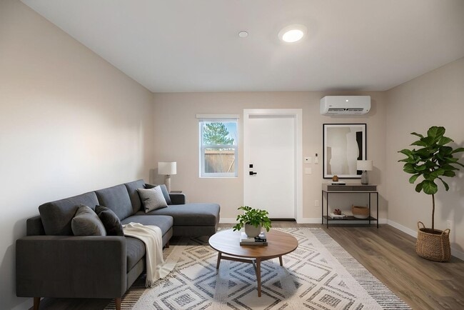 Building Photo - Brand New 4 Bedroom Luxury Townhome!