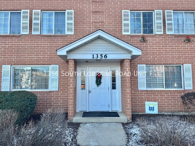 Primary Photo - Charming 2 Story Condo in Wheaton