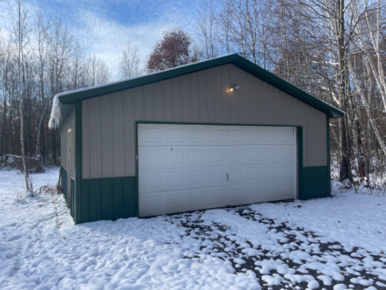 Building Photo - 9783 Tranus Lake Rd