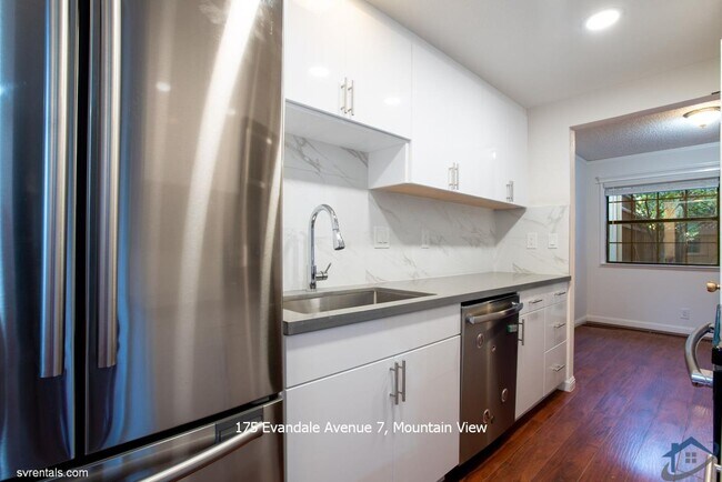 Building Photo - 175 Evandale Ave