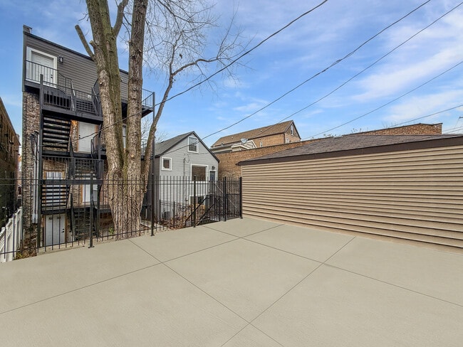 Building Photo - 2127 W 18th St