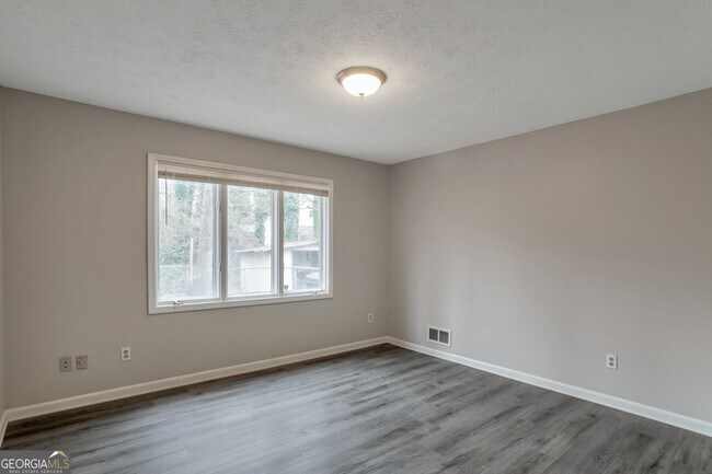 Building Photo - 2599 Fieldstone View Ln SE