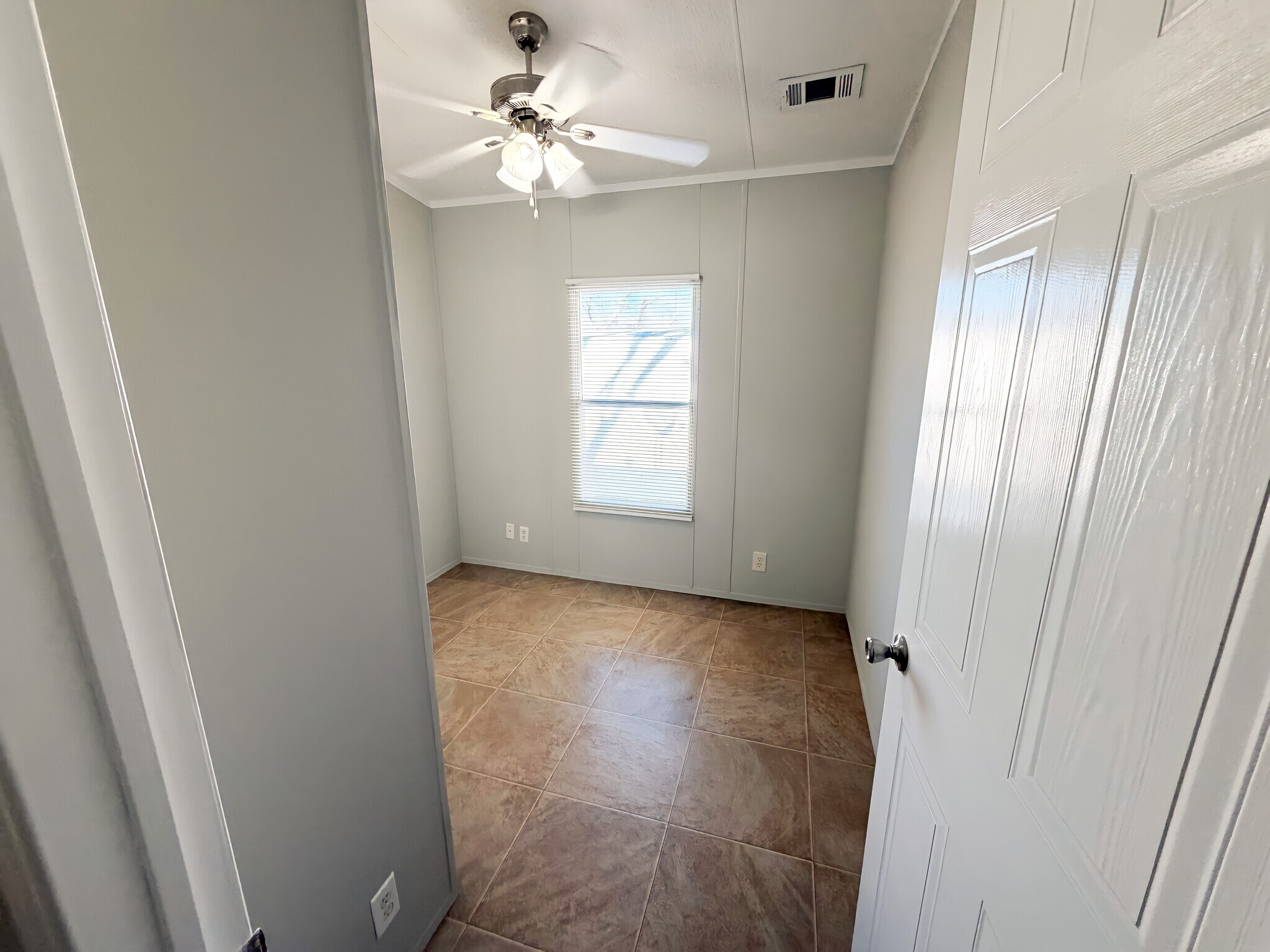 Building Photo - 110 N Michigan St