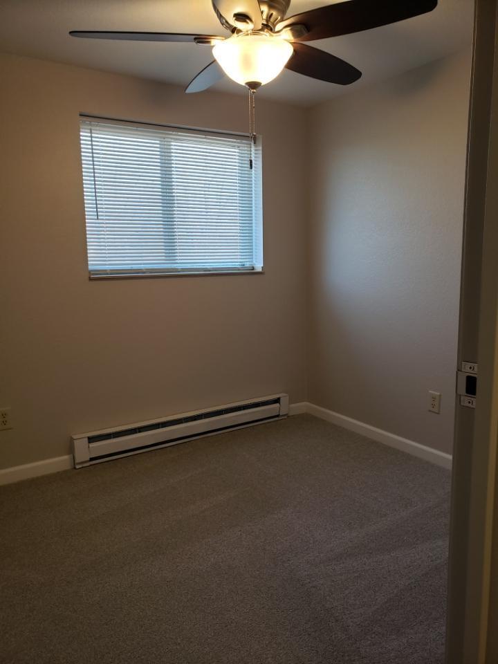 Building Photo - 1135 W South Park Ave