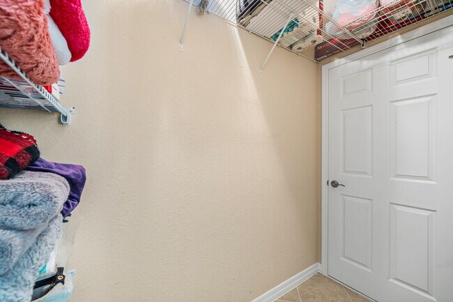 Building Photo - 10652 Ivanhoe Ln