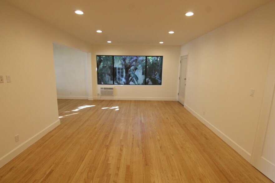 Building Photo - 1523 S Wooster St