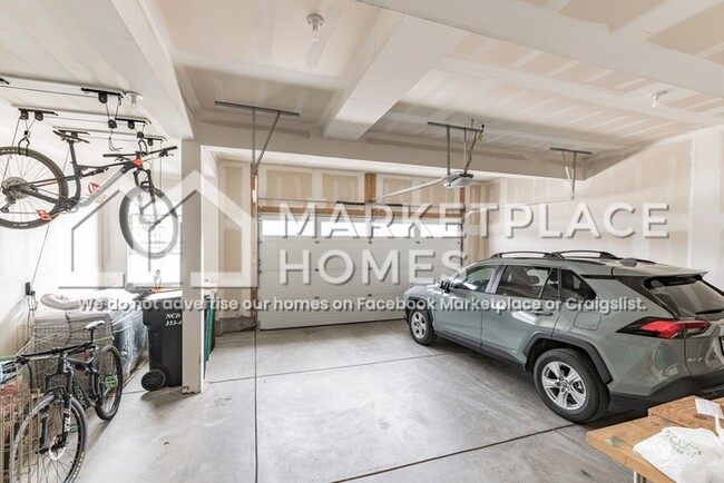 Building Photo - 8122 River Run Dr