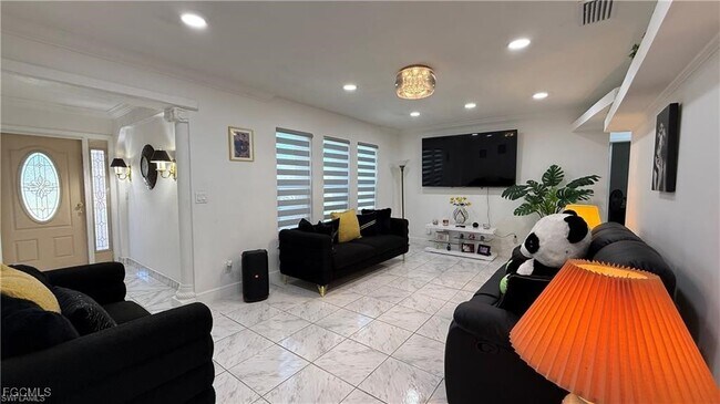 Building Photo - 1424 SE 22nd Terrace