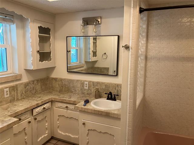 Building Photo - 8162 San Leandro Dr