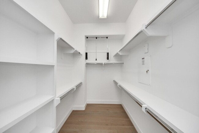 Building Photo - 4005 Woodshire Vlg Ests