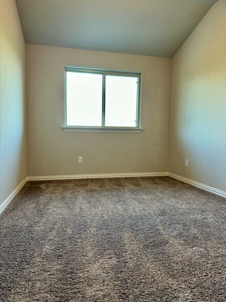 Building Photo - 3453 Solana Cir