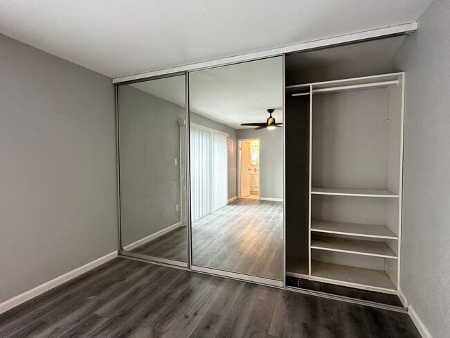 Building Photo - Beautiful 3 Bedroom 2 Bath Condo in Point Loma w/Three Private Patios