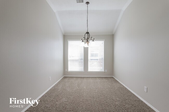 Building Photo - 2235 Oak Rise Dr