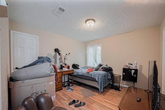 Building Photo - 4015 Black Locust Dr