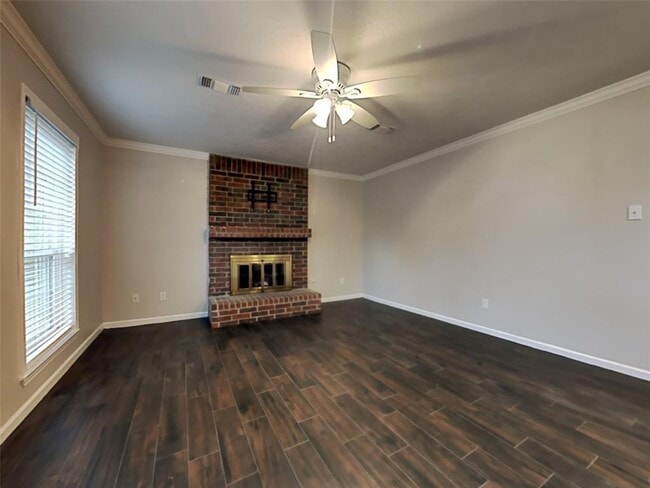 Building Photo - 11 Hickory Oak Dr