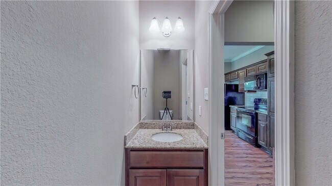 Building Photo - 2700 Horse Haven Ln