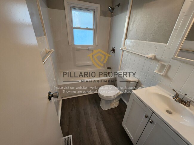 Building Photo - Newly Renovated, 3 Bedroom, 1 Bathroom Hom...