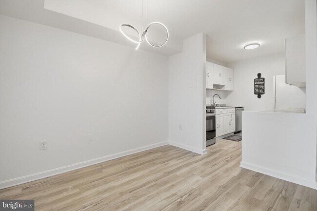 Building Photo - 5250 Valley Forge Dr