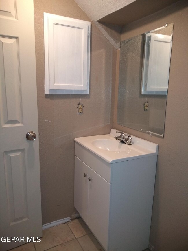 Building Photo - 3119 Voss Dr