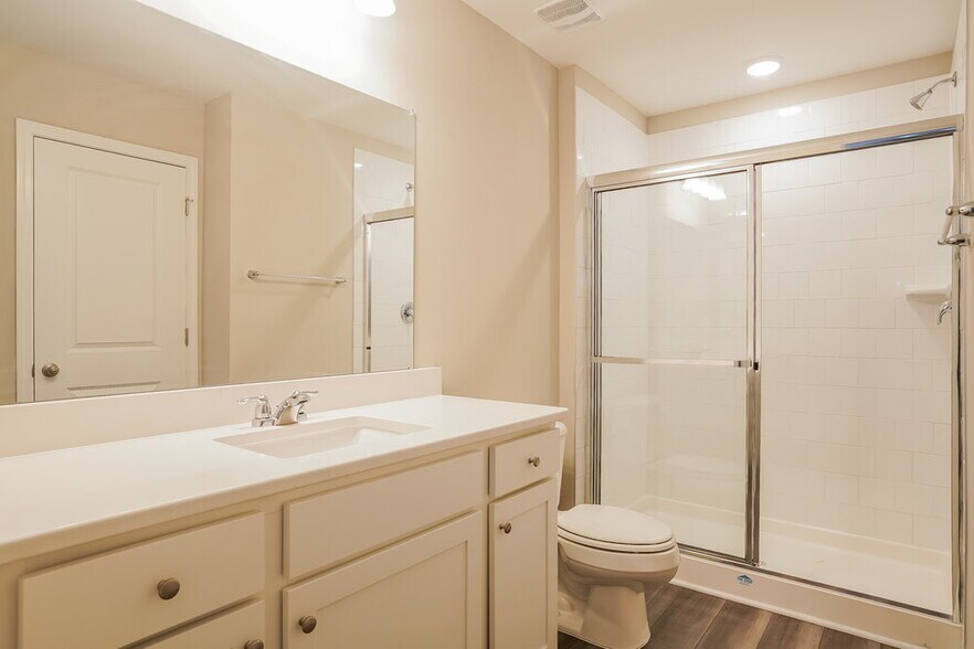 Building Photo - 524 Landing View Dr