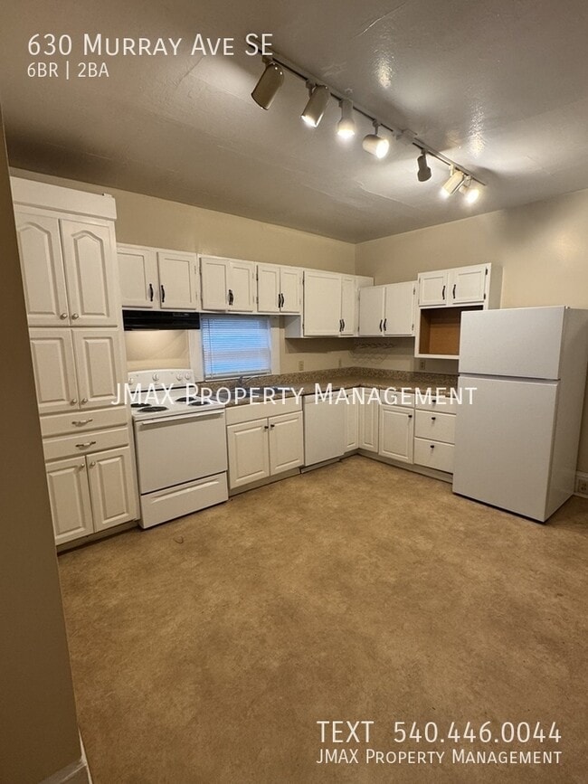 Building Photo - 630 Murray Ave SE