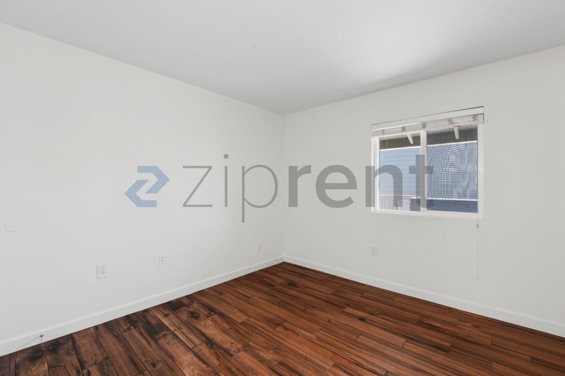 Building Photo - Unit B213