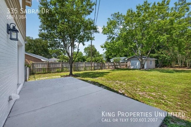 Building Photo - 335 Sabra Dr