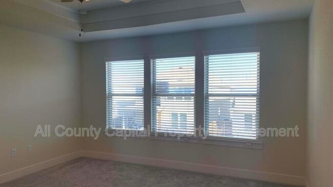 Building Photo - 13907 Osmarea Dr