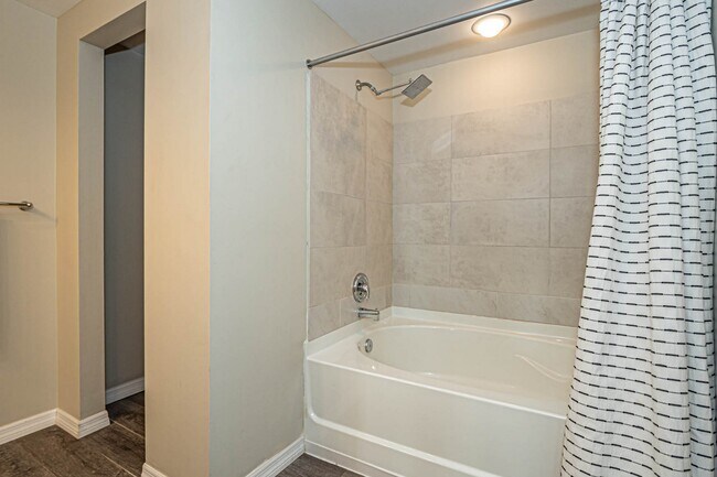 Building Photo - 5060 Harmony Cir