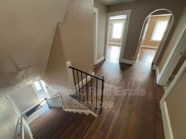 Building Photo - 107 Edgewood Ave