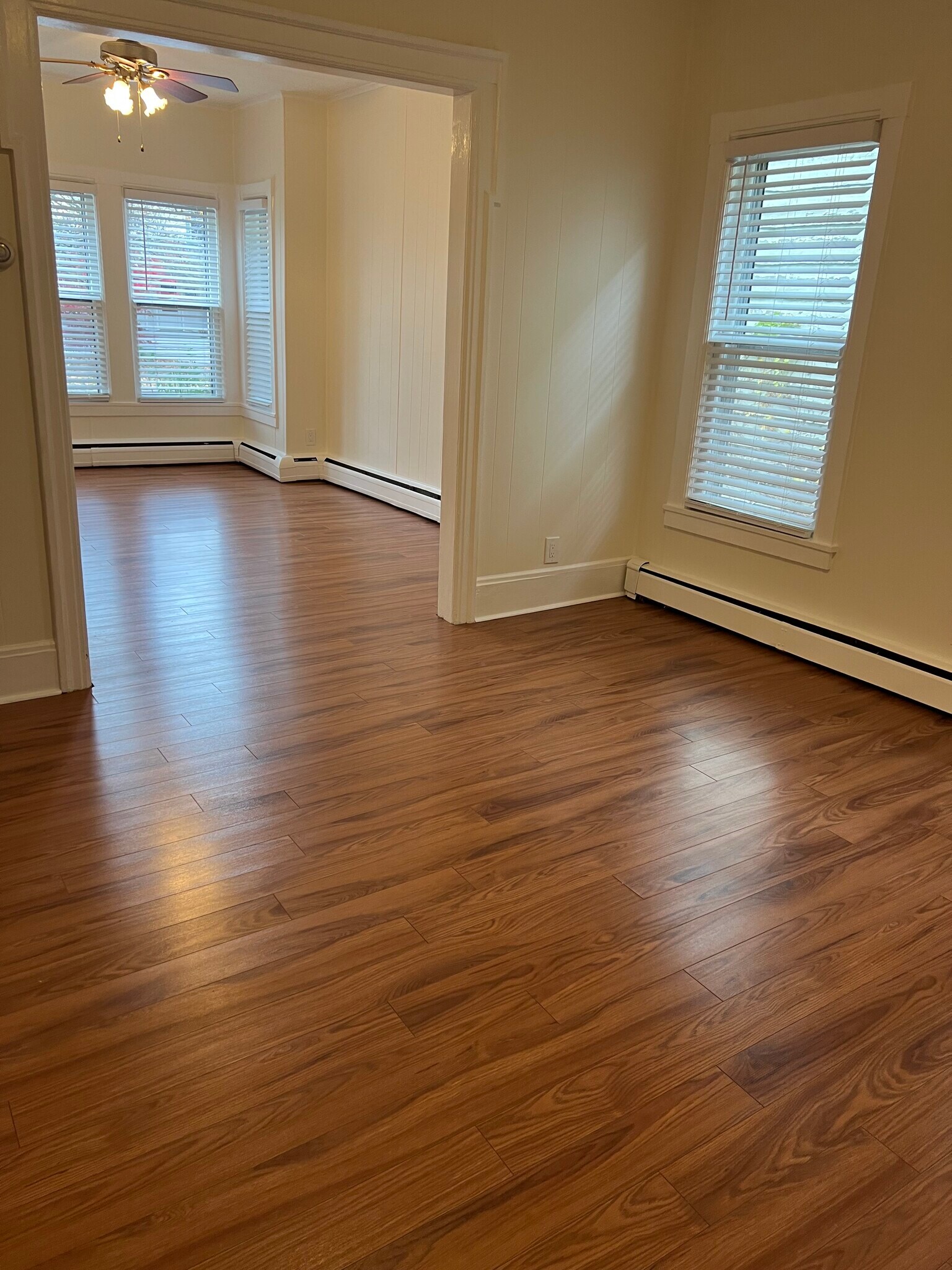 Building Photo - 513 S Albany St