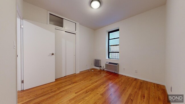 Building Photo - 240 Waverly Pl
