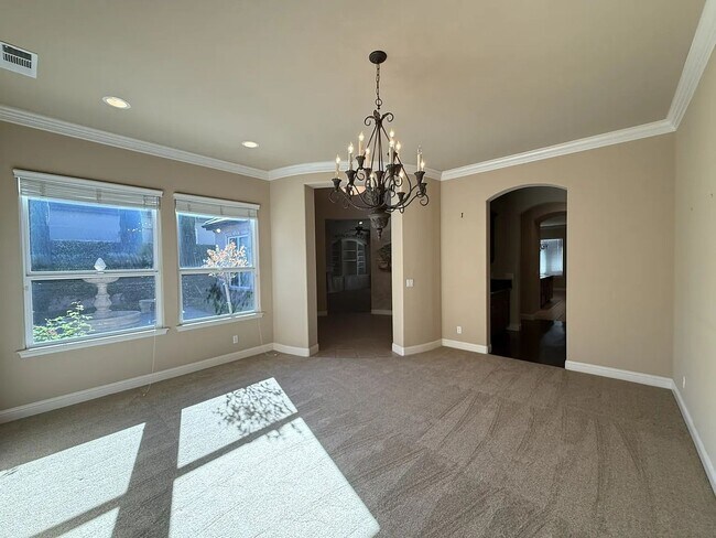 Building Photo - Spacious Luxury Home in Prestigious Country Club Community