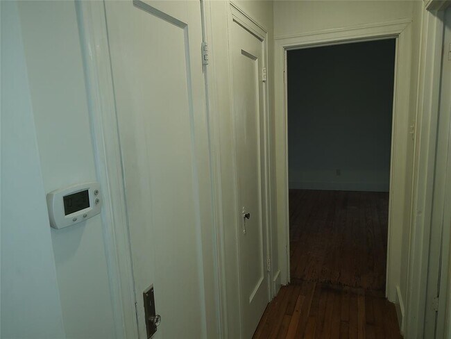 Building Photo - 2102 Yellow Jacket Ln